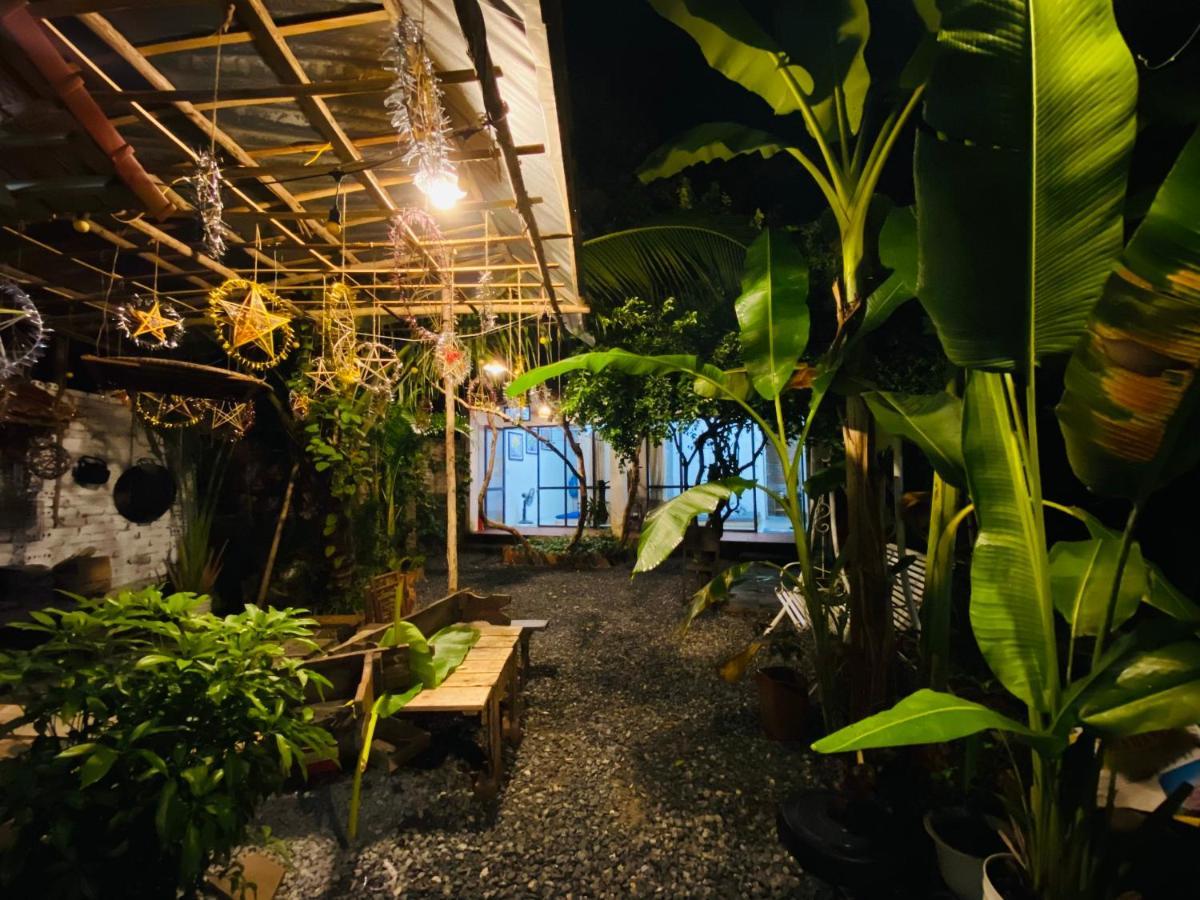 Elephant House - đường Lâm Homestay *
